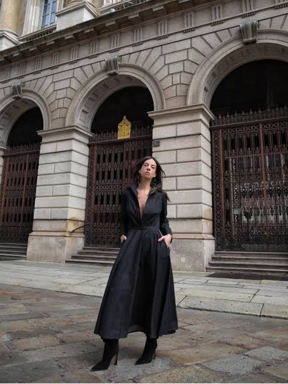 Minimalist Black Long-Sleeve V-Neck Midi Dress